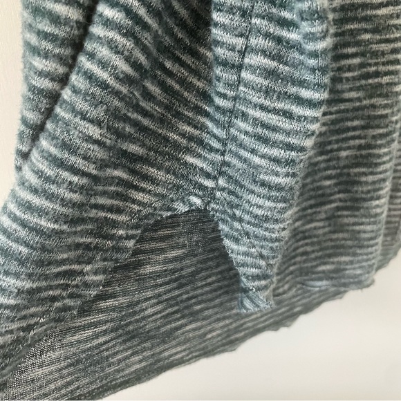 FINAL TOUCH green stripe long sleeve, button down, v-neck shirt - Picture 3 of 5